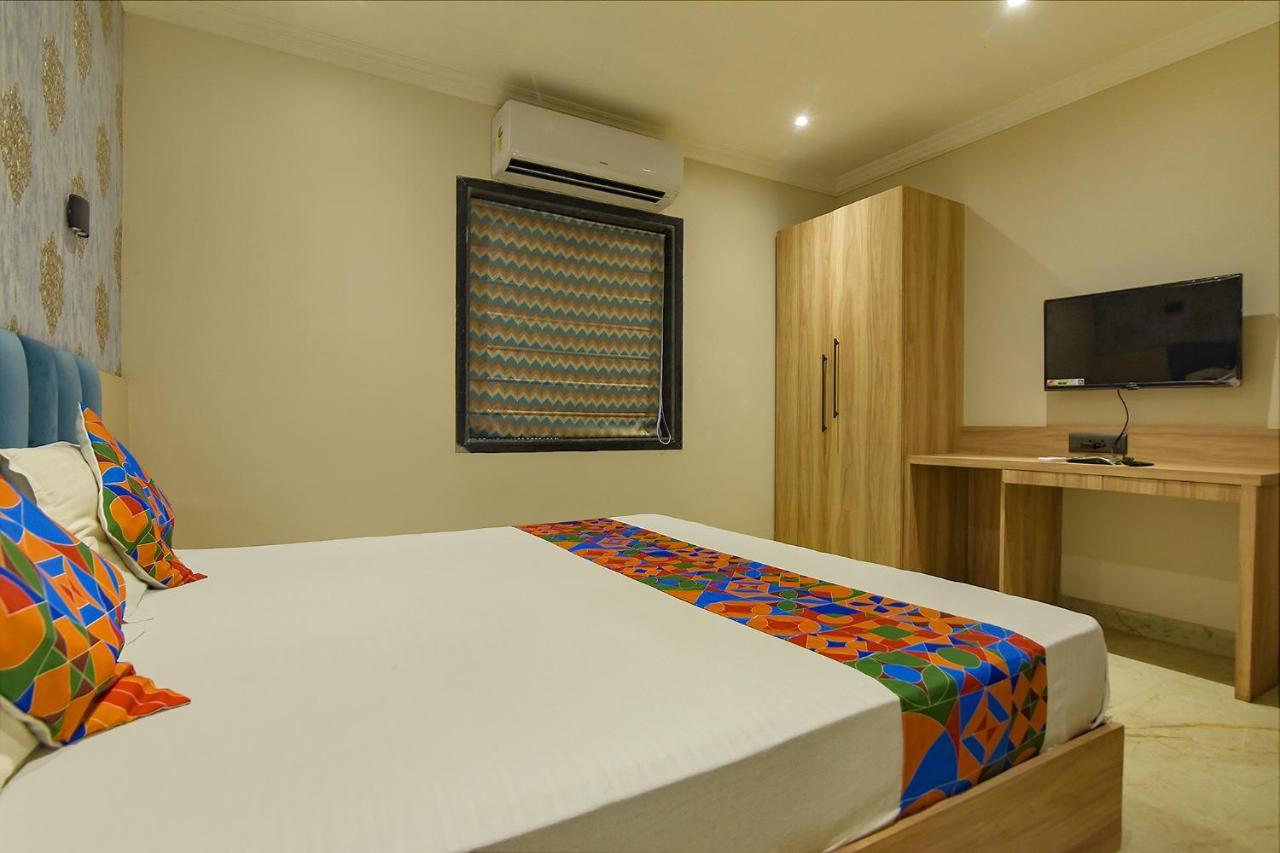 Fabhotel Clive Regency Lovelock - Nr Kolkata Airport Dam Dam