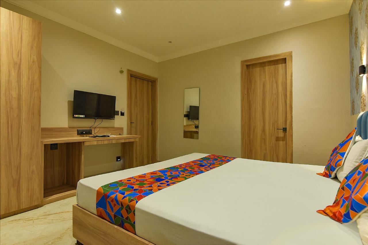 Fabhotel Clive Regency Lovelock - Nr Kolkata Airport Hotel 3*